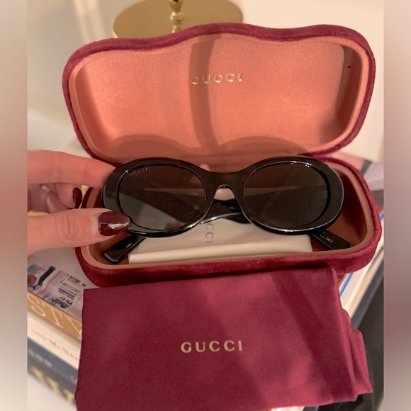 Gucci sunglasses BNWT oval style in tortoise shell